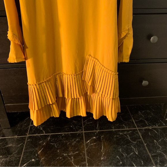Warehouse mustard yellow shift pleated hem dress UK size 6. US 2. SKU I6 - Picture 12 of 14